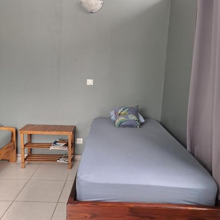 Laure Hebergement Faaa Quarto foto